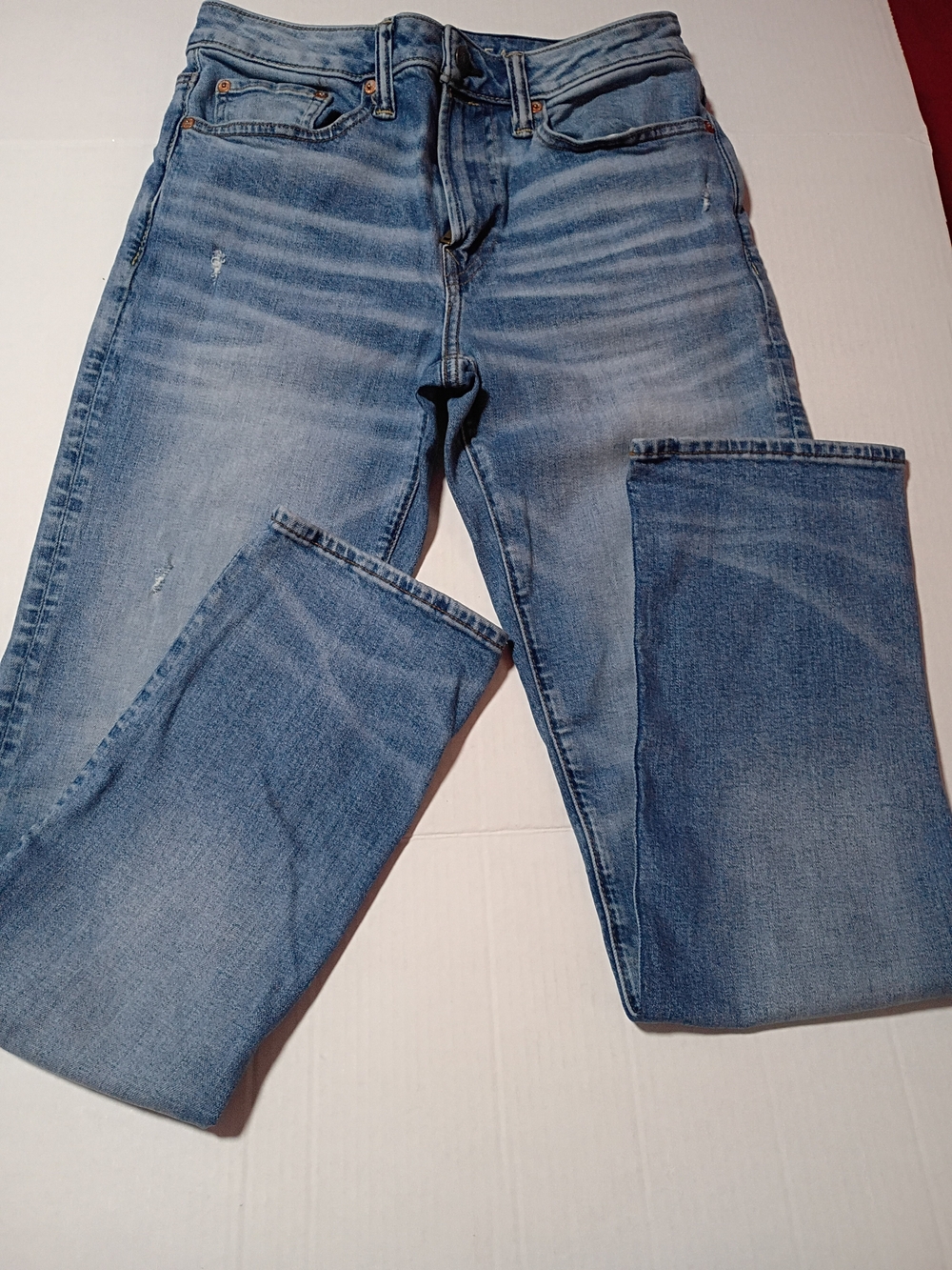 American Eagle Outfitters Menβs Slim Straight Light Blue Jeans Size 29/34